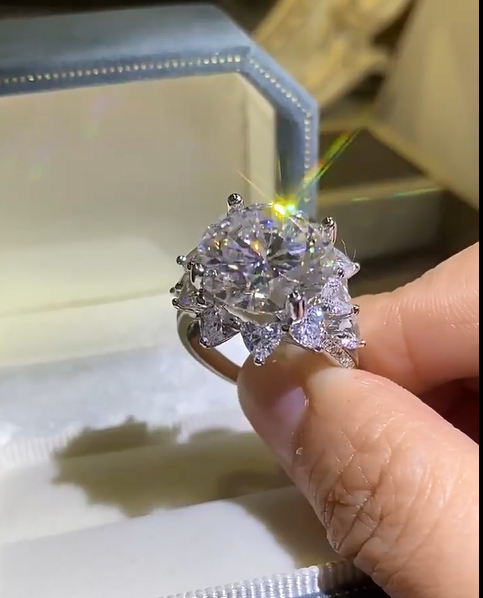 001 1.0ct D Color Moissanite Sunflower Halo Ring S925 Silver w/ GRA Certificate